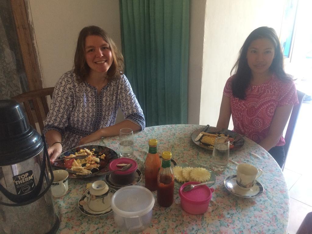 Jeges Homestay Senggigi Exteriör bild