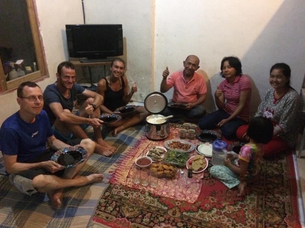 Jeges Homestay Senggigi Exteriör bild